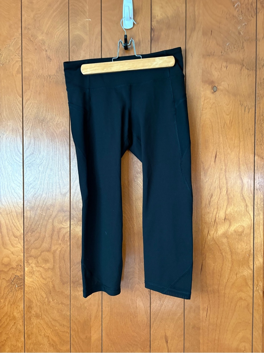 Old Navy Black Capri Leggings